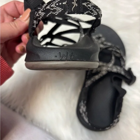 | Chaco | sandals. Size 6. - Picture 3 of 5